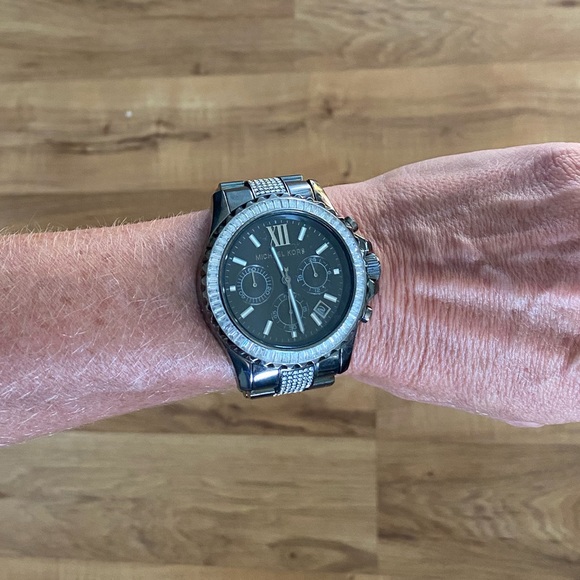 Michael Kors Crystal Pav’e Watch - Picture 3 of 12